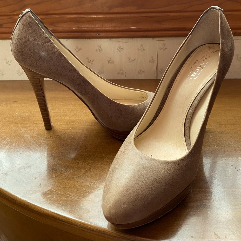 COACH Chelsie Classic Heels Distressed
Leather Pumps Size 8